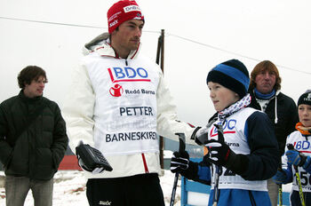 ATT STÄLLA UPP när sponsorerna kallar är också en del av vardagen för Petter Northug… Foto: MOA MOLANDER KRISTIANSEN