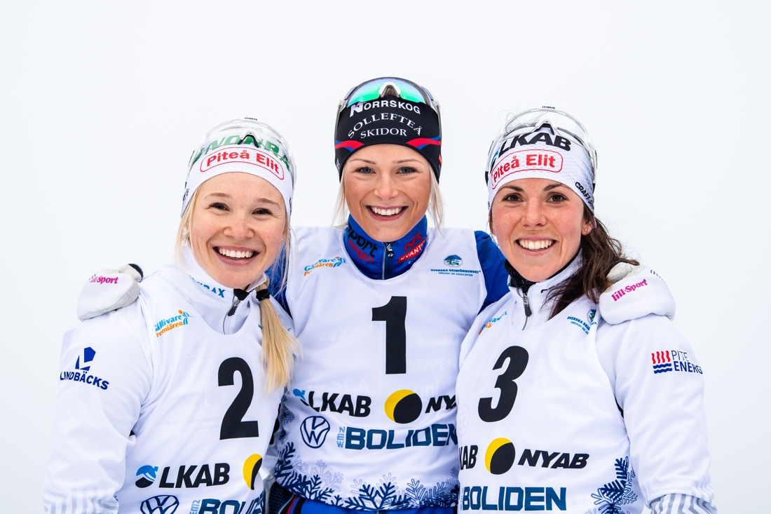 Pallen med Jonna Sundling, Frida Karlsson och Charlotte Kalla. FOTO: Bildbyrån/Mathias Bergeld.