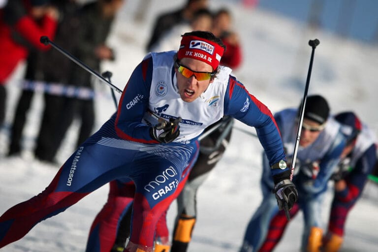 Skidor i Kina är grejen för Adam