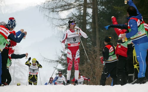 Alex Harvey flyger in i U23-VM