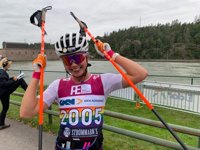 Emma Ribom segrare i Alliansloppet efter en stark spurt.