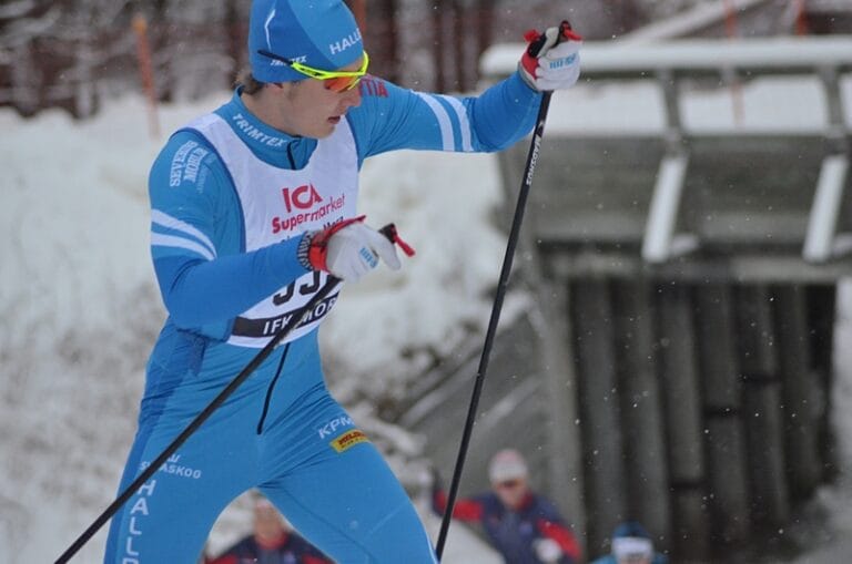 Dubbelt Hallby genom Persson och Rosjö