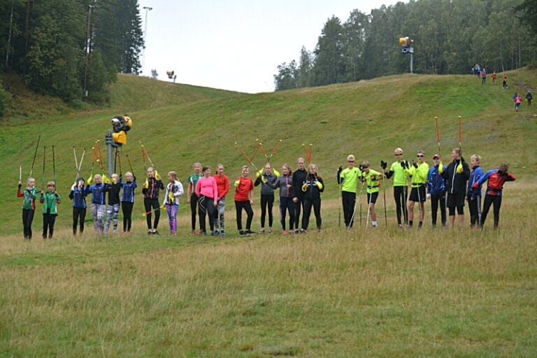 Alpinåkare och längdåkare tränade ihop i Småland