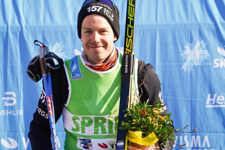 Anton Karlsson tränar på gymmet – när lagkompisarna tränar i Skåne