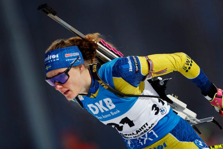 Svensk succéstart – Hanna Öberg vann distansloppet