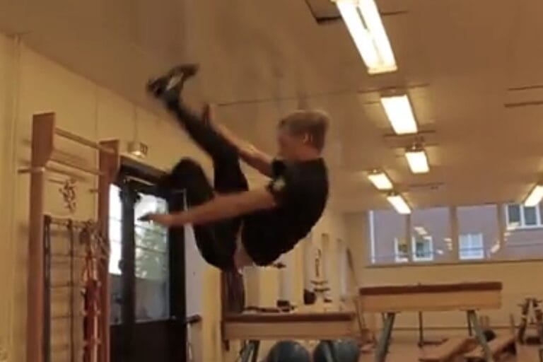 Video: En spänstig backhoppare