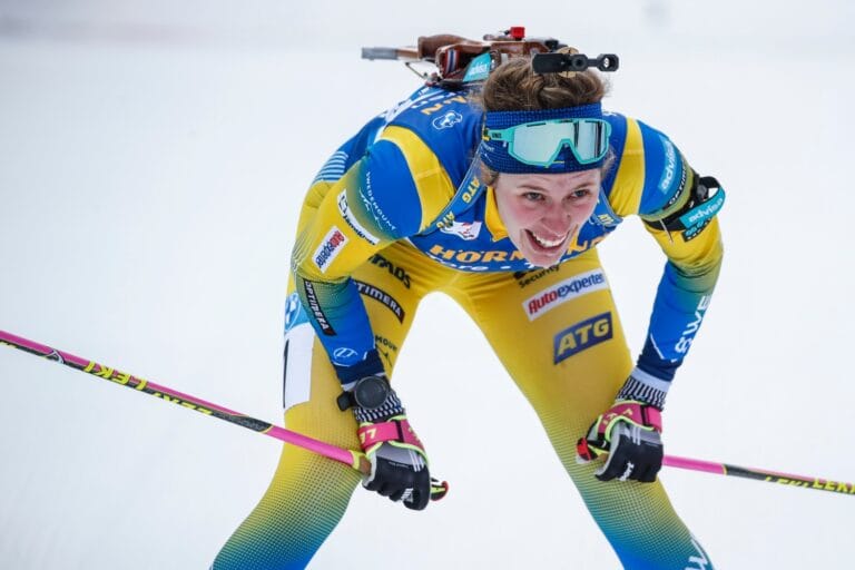 Elvira Öberg sexa på masstarten – dubbelt Norge i topp