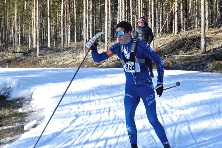 Erik Larsson tolva på masstarten på JVM