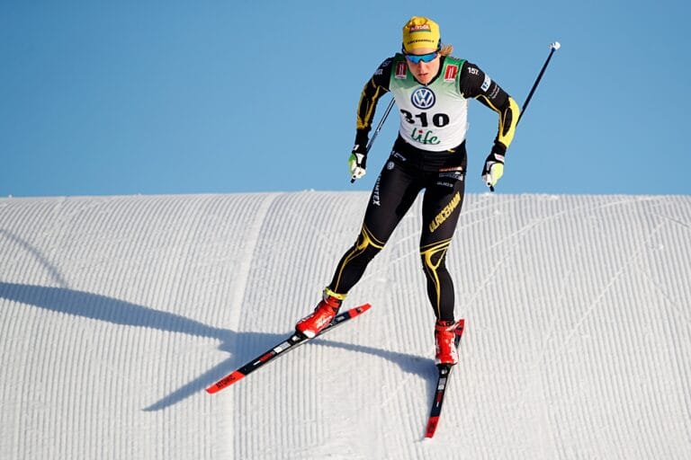 Hanna Falk snabbast i sprintkvalet