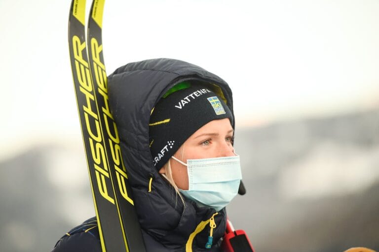 Frida Karlsson hoppar av Tour de Ski