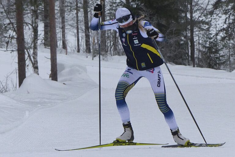 Frida Karlsson tar uppståndelsen med ro