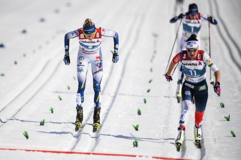 14:e VM-guldet för Johaug – brons till Frida Karlsson med skadad arm