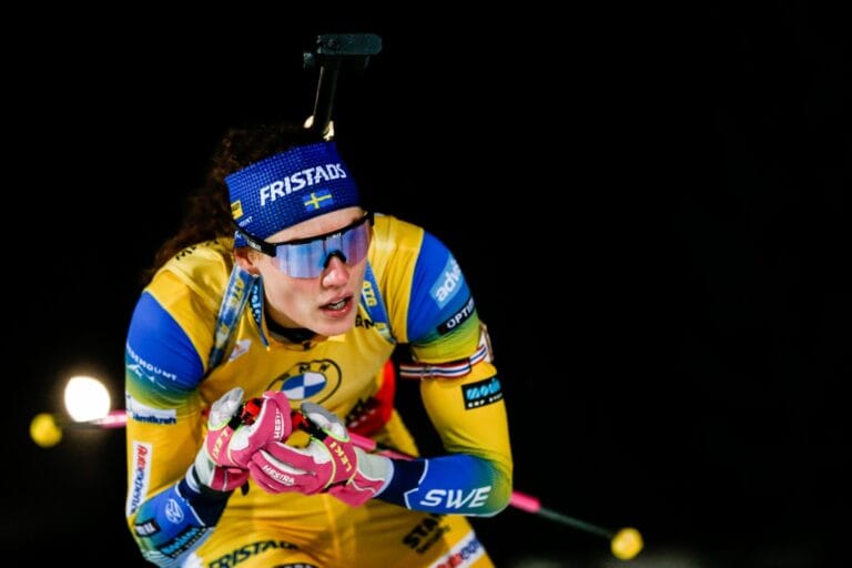 Hanna Öberg trea och Johanna Skottheim femma på jaktstarten