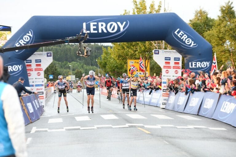 Spännande möte mellan världseliten i långlopp och världscupåkarna