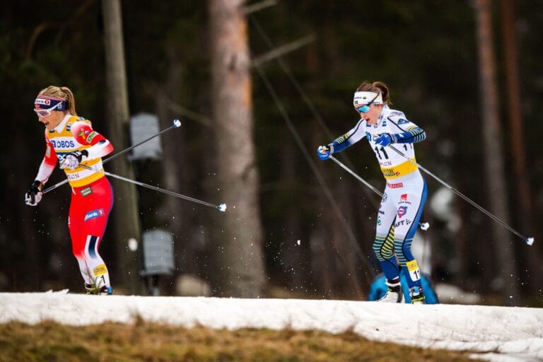 Ebba Andersson utmanade Johaug nästan hela vägen till mål
