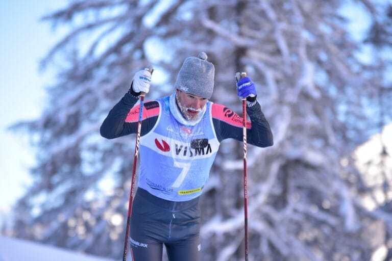 Två hjärnskakningar stoppade inte Kardin från första segern
