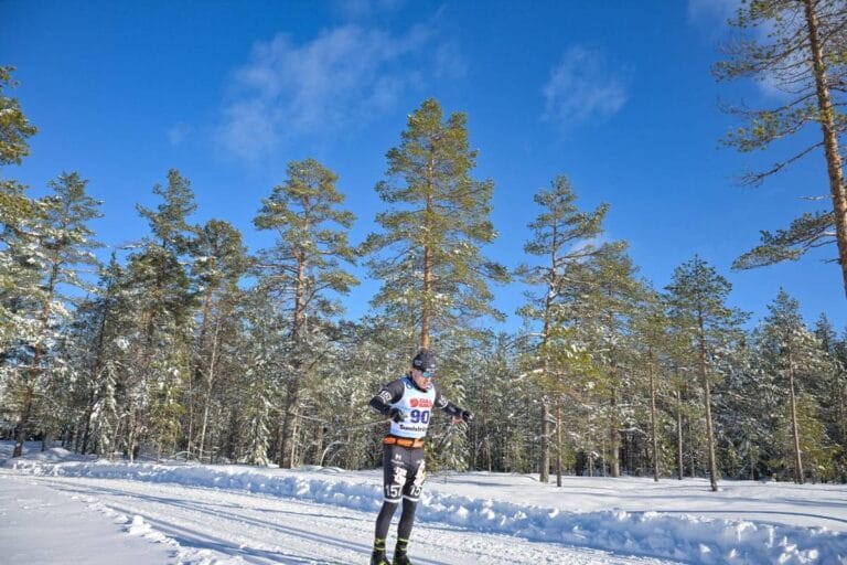 Långloppstalangen tilldelas stipendium ur uppskattade skidledarens minnesfond