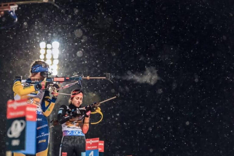 Sverige tvåa i damstafetten efter rafflande sista skytte