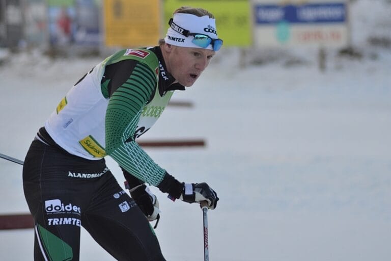 Oskar Svärd instruerar stakteknik – via webben