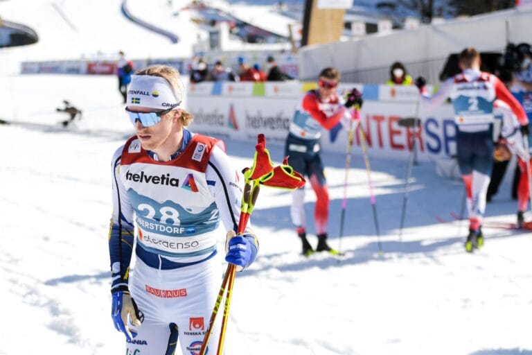 Oskar Svensson chanslös utan fästvalla i VM-finalen