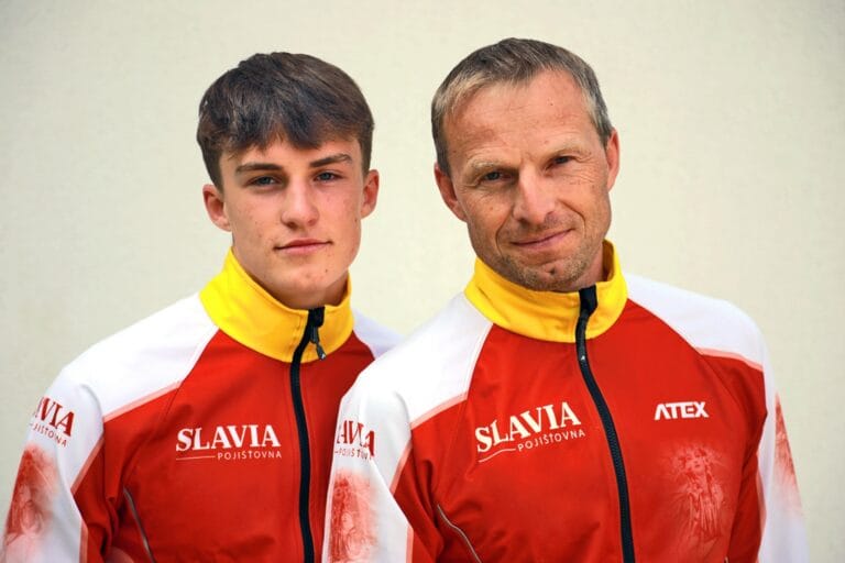 Bergspriskung Řezáč tävlar tillsammans med sonen i vinterns Ski Classics
