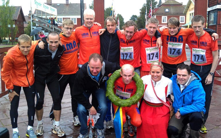 Löparlag med Jimmie Johnsson vann Vasastafetten.