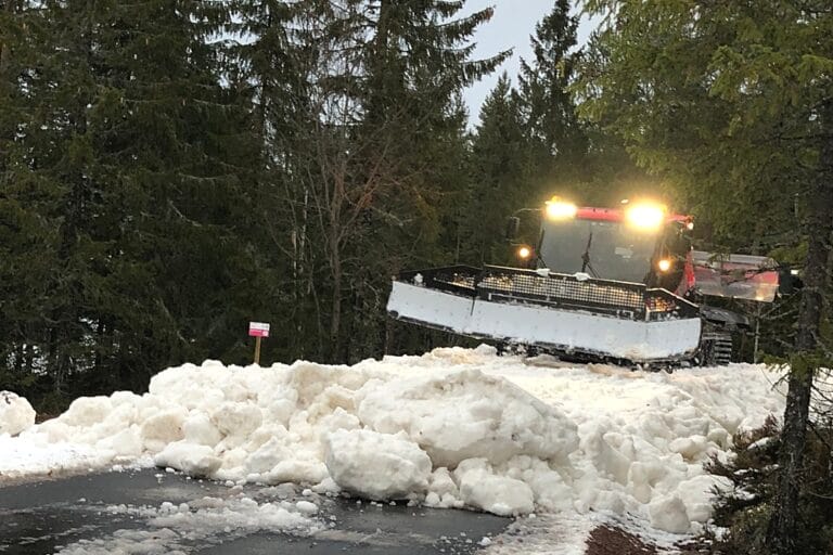 Grönklitt öppnar spåren under lördagen