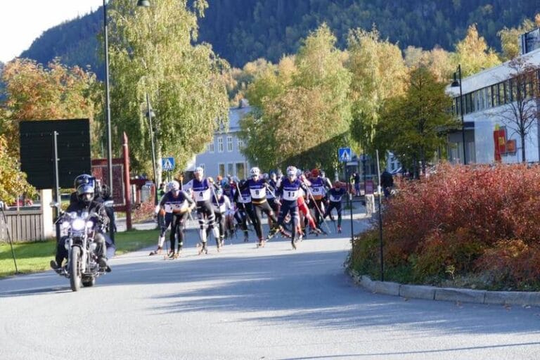 Se Iversen och Tönseth göra upp på rullskidor