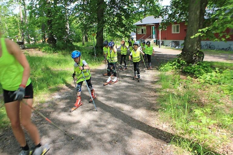 ”Sumpan” kör sommarskidskola för åttonde året