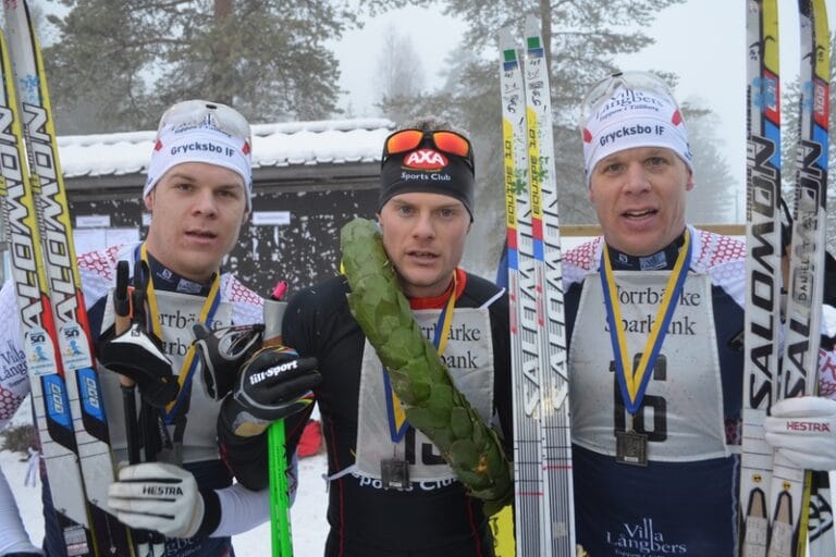 Jimmie vassast på upploppet i Grönklitt