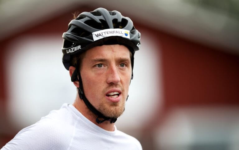 Calle Halfvarsson valde rullskidor i stället för tidig snö när Lugnet hade tidig snö