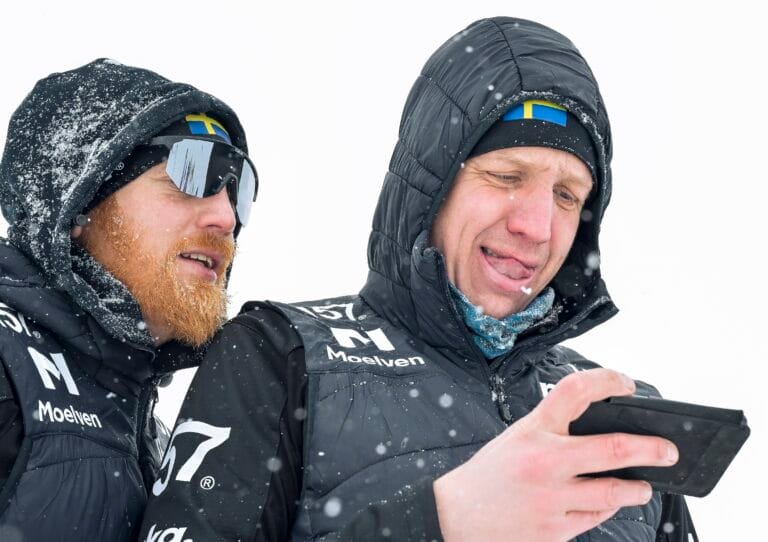 Anton Järnberg med brorsan Viktor ”pudding” Järnberg under premiären i Bad Gastein 2022
