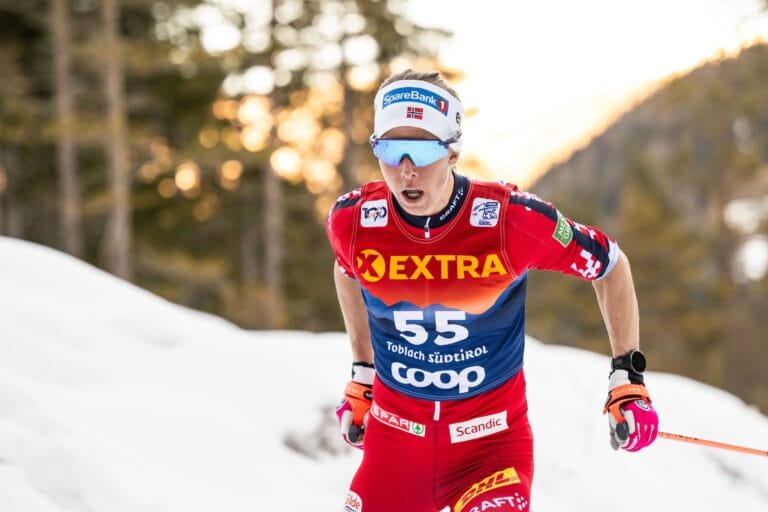 Astrid Øyre Slind straffade Johaug efter sekundstrid.