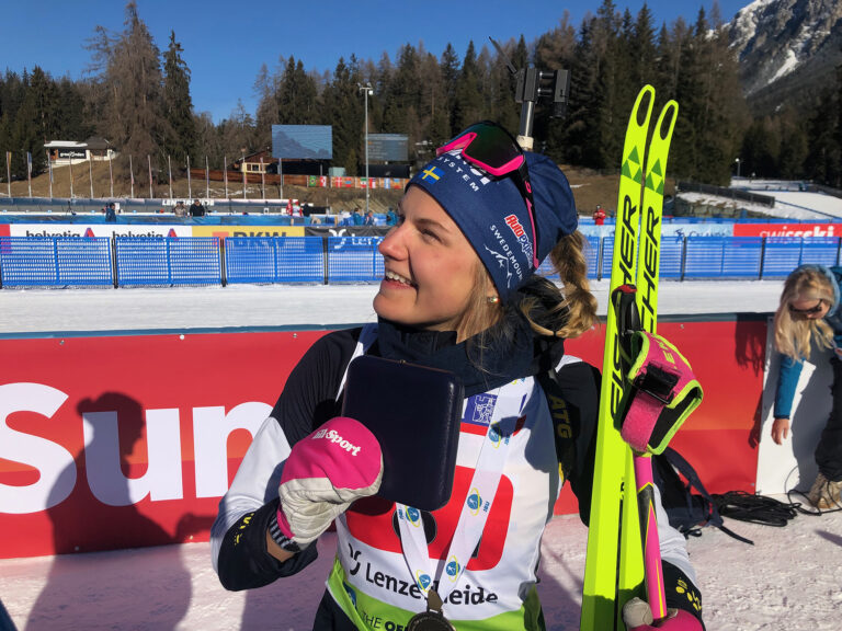 Tilda Johansson under en intervju