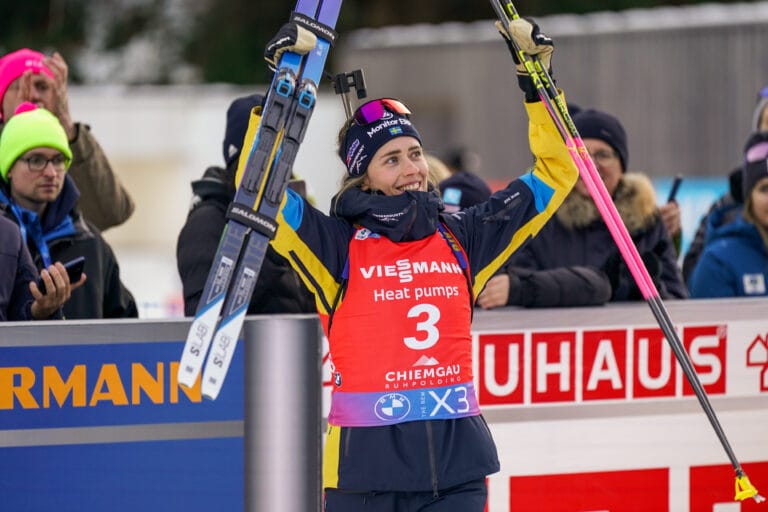 Elvira Öberg överlägsen i masstarten