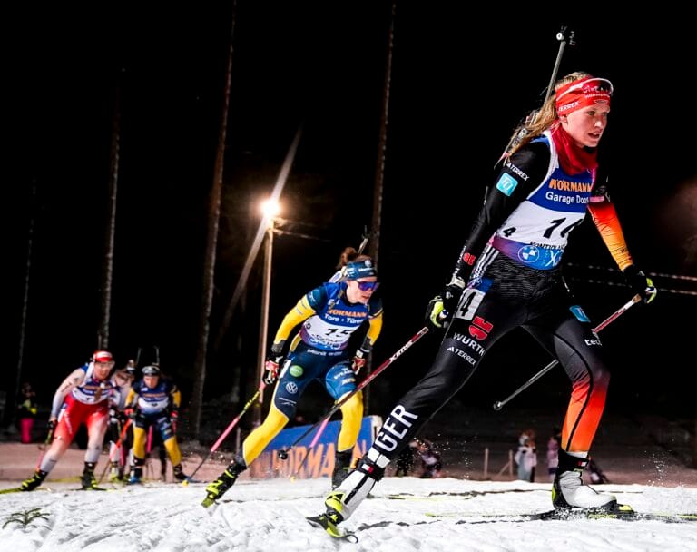Hanna Öberg under tävlingarna i Kontiolahti. Nu blickar vi framåt mot Oberhof när stjärnan nu gör comeback.