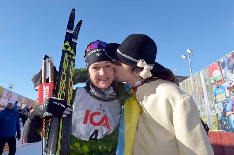 Britta Johansson Norgren efter målgång av tjejvasan.