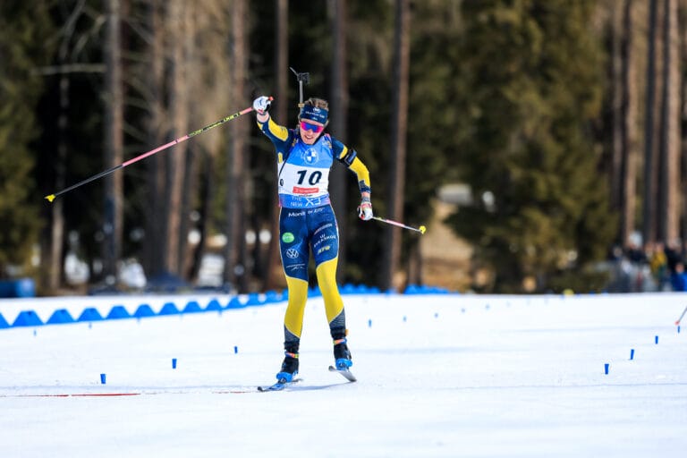 Elvira Öberg tar sin första individuella VM-medalj