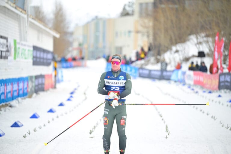 Trodde han ramlade – fick en stroke mitt i stavtaget