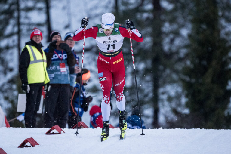 Jobbar för miljardärsläktingen – tjänar nästan ingenting på skidkarriären