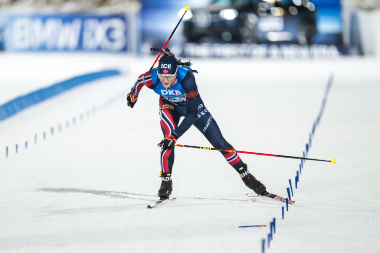 Tar karriärens första världscupseger – krossar motståndet