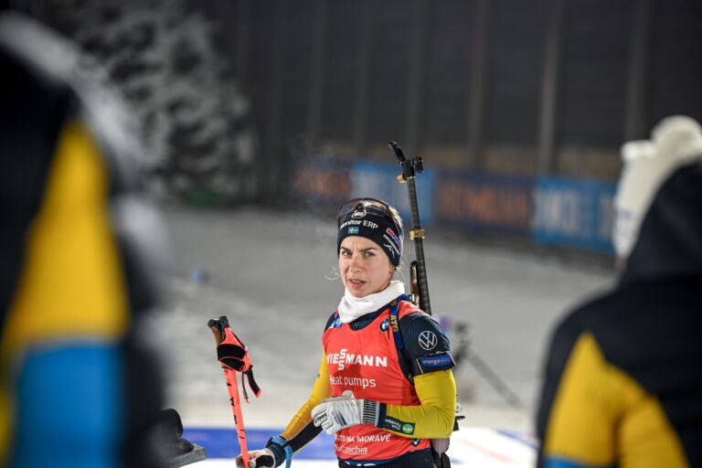 Magnusson långt efter i masstarten