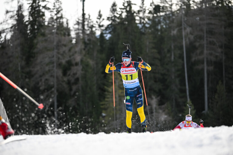 Svenskt guld direkt i junior-VM i skidskytte