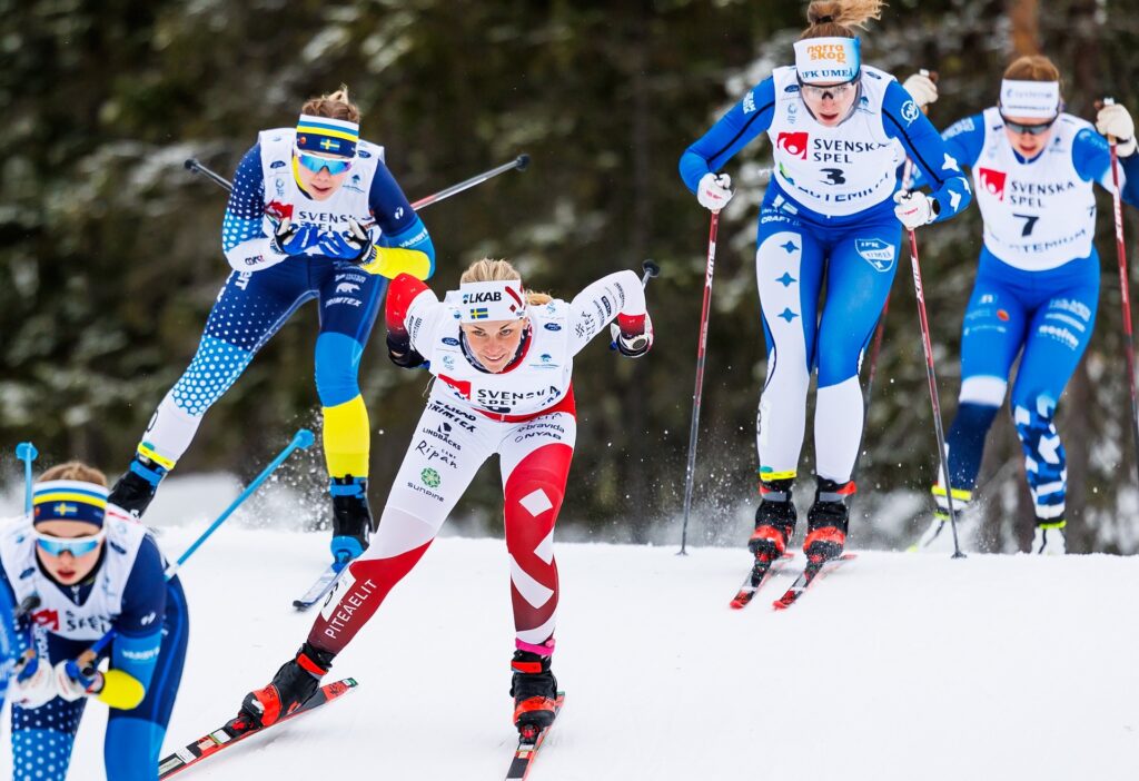 240202 Lisa Vinsa, Piteå Elit SK under damernas sprint i Ford Smart Energy Cup den 2 februari 2024 i Åsarna.